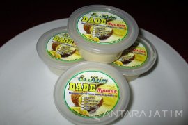 Legit dan Segarnya Es Krim Durian "Dade"