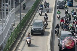 Cekcok polisi dengan anggota DPRD DKI di Jakbar berujung damai