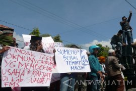 Forum Masyarakat Sumenep Demo Tolak Tempat Maksiat