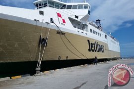 KM Jetliner Mogok Karena Kehabisan BBM