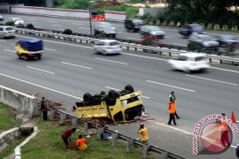 Rosalia Indah hantam sembilan kendaraan di tol