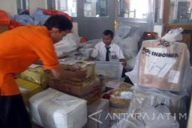 Pengiriman Paket di Kantor Pos Jember Meningkat Jelang Lebaran