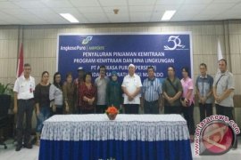 Angkasa Pura Salurkan PKBL Bagi UMKM Sulut 