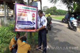 KAI Pasang Peringatan di Perlintasan Tak Terjaga 