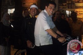 Novanto Bersama Bupati Purwakarta "Blusukan" Ke Pasar