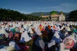 Shalat Idul Fitri 1437 H Page 1 Small