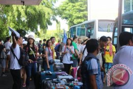 Wisman Tiongkok Serbu Produk UMKM Bandara Samrat