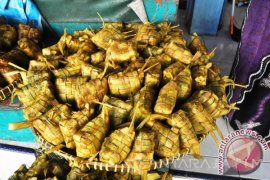 "Kupat Ketheg" Tradisi Sunan Giri Akhiri Lebaran