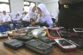 Guru di Purwokerto razia HP siswa antisipasi "Pokemon Go"