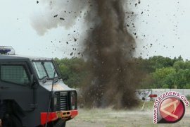 Tim Gegana Polda Gorontalo Amankan Koper Mencurigakan
