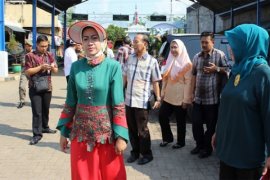 Bupati Ajak Pedagang Raih Piala Wahana Tata Nugraha