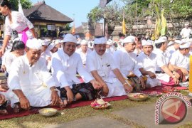 Pemkab Gianyar  Gelar Ritual Di Semeru Agung
