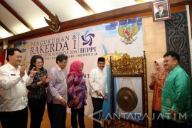 Wagub Jatim Ingatkan Pengusaha Tak Remehkan Teknologi