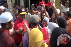 Gubernur Kunjung Desa Tabonio 