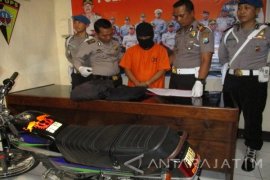 Aparat Tahan Pelaku Penabrak Polisi saat Razia Balap Liar     