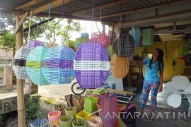Kerajinan Rotan Sintetis Jember Diminati Pasar Domestik