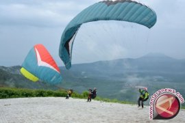 Sulteng Gelar Kejuaraan Internasional Paralayang