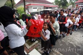 Pembagian Seragam Sekolah Gratis