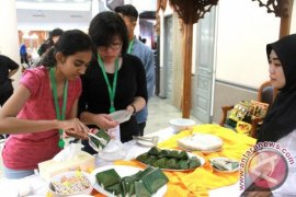 Peserta International Student Forum Kunjungi Kutai Kartanegara  