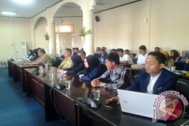 KUNJUNGAN MAHASISWA TABALONG KE DEWAN