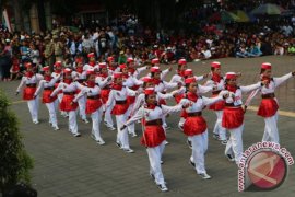61 Regu Putri Ikut Gerak Jalan Indah