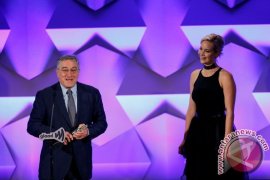 Satu Kalimat Robert de Niro untuk Donald Trump, "Benar-Benar Gila"