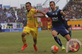 Arema Tahan Imbang Sriwijaya FC Page 2 Small