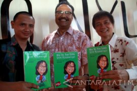 Peluncuran Buku Why Do You Love Yon Koeswoyo