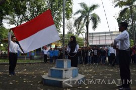 Upacara Bendera HUT RI Lintas Komunitas