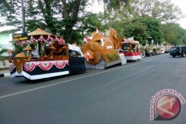 Pawai Kendaraan Bambu Warnai HUT RI Purwakarta