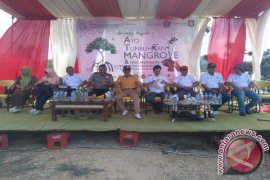 Bupati Pohuwato Ajak Warga Jaga Hutan Mangrove