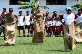 US Navy Ikuti Lomba Kemerdekaan RI