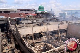 Kebakaran Hanguskan Enam Kios Pasar Inpres Dayamurni