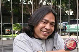 Putri Komedian Komeng Meninggal Dunia