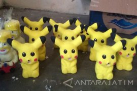 Perajin Bojonegoro Produksi Boneka Gerabah "Pokemon"