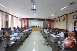 Rapat Pansus Pertambangan dengan Perusahaan