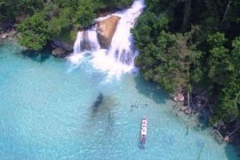 Pesona Keindahan Air Terjun Meyah Papua Barat