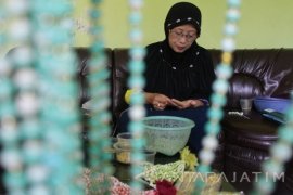 Kewalahan Penuhi Pesanan Tasbih