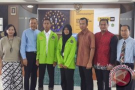 24 Siswa SMK Berprestasi Terima Beasiswa Trakindo