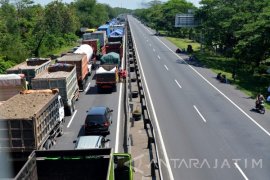 Dampak Kebakaran di Tol