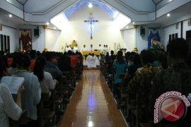 Misa Novena IYD kesembilan Kevikepan Tombulu di Tanawangko  Page 1 Small