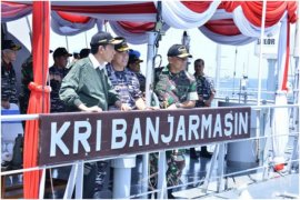 Presiden Saksikan Penembakan Rudal dari KRI Banjarmasin-592