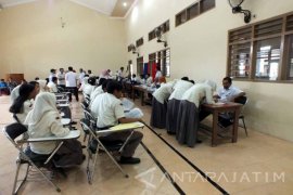 Dispendukcapil Jember "Blusukan" ke Sekolah Rekam Data KTP