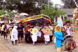 Pesta Santri Suku Ketapik Tanpa Hura-Hura