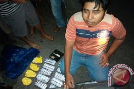Astaga!! Sindikat Pengedar Dibongkar, Tersangka Beserta Ribuan Pil Koplo Diamankan