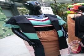 Rinda Salmun pede bawa tenun garut ke Los Angeles Fashion Week