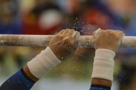 PON 2016 - Nevi Nurbaeti Sumbang Emas Kaltim dari Palang Bertingkat