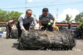 Polisi Serahkan Benda Diduga Roket ke LAPAN