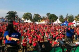 Rayakan Ulang Tahun Ke-17, Alfamart Gelar Jalan Santai