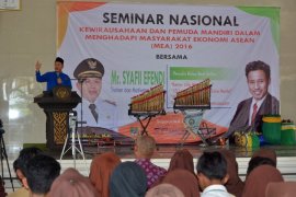 Pemkab Lampung Tengah latih pemuda hadapi MEA